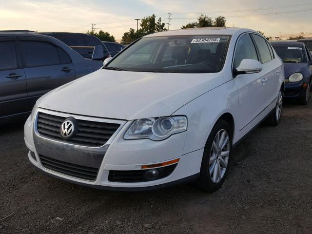 WVWJM7AN7AE075990 - 2010 VOLKSWAGEN PASSAT KOM WHITE photo 2