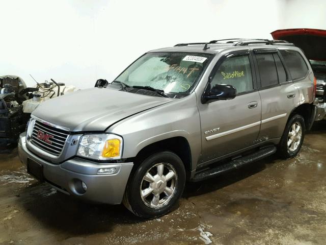 1GKDT13SX62121020 - 2006 GMC ENVOY GRAY photo 2