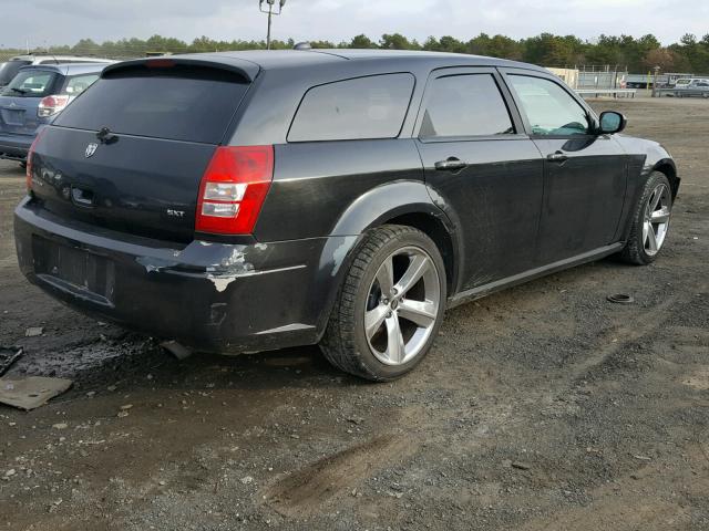 2D4FV48V45H575713 - 2005 DODGE MAGNUM SXT BLACK photo 4