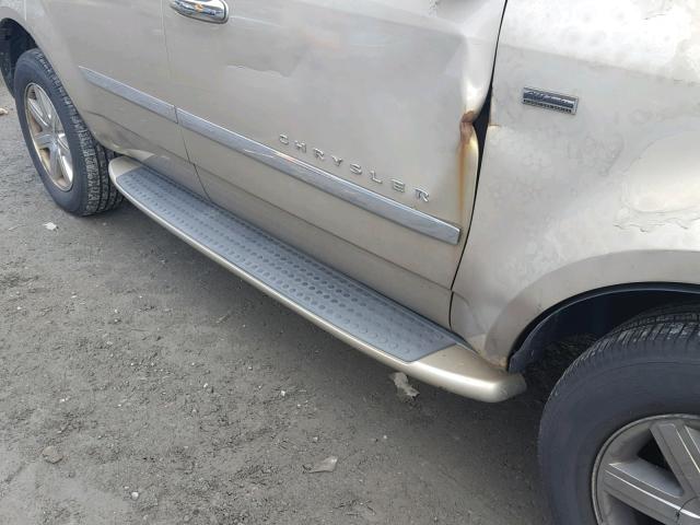 1A8HW58N28F122598 - 2008 CHRYSLER ASPEN LIMI BEIGE photo 9