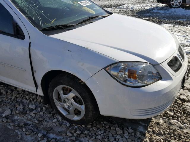 1G2AL15F187135395 - 2008 PONTIAC G5 SE WHITE photo 9