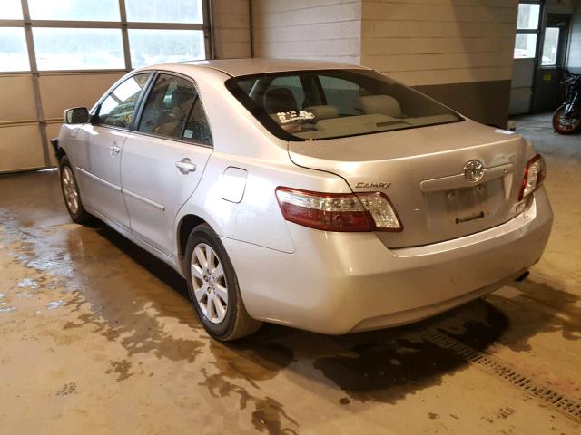 4T1BB46KX8U041223 - 2008 TOYOTA CAMRY HYBR SILVER photo 3