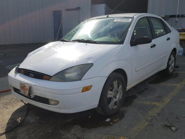 1FAFP38393W226616 - 2003 FORD FOCUS ZTS WHITE photo 2