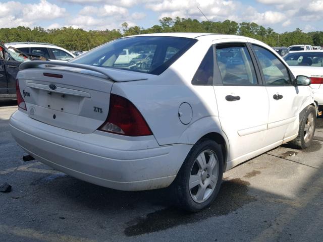 1FAFP38393W226616 - 2003 FORD FOCUS ZTS WHITE photo 4