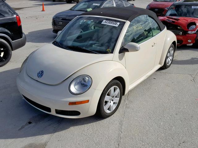 3VWRF31Y57M408610 - 2007 VOLKSWAGEN NEW BEETLE WHITE photo 2