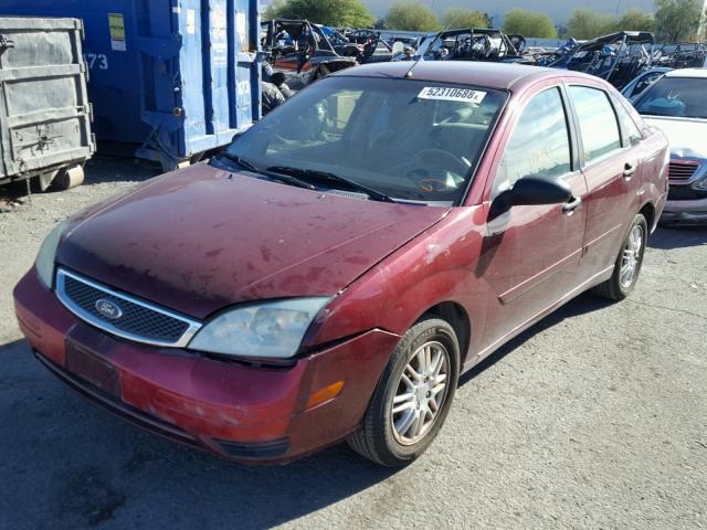 1FAFP34N06W115433 - 2006 FORD FOCUS ZX4 MAROON photo 2