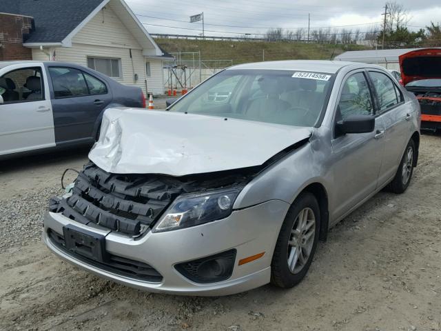 3FAHP0GA7CR117923 - 2012 FORD FUSION S SILVER photo 2