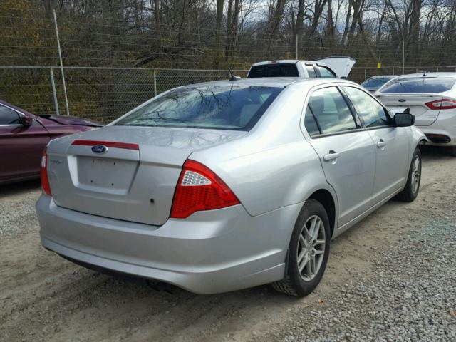 3FAHP0GA7CR117923 - 2012 FORD FUSION S SILVER photo 4