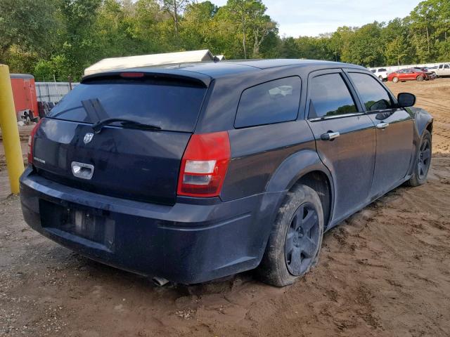 2D4FV47T58H111995 - 2008 DODGE MAGNUM BLACK photo 4