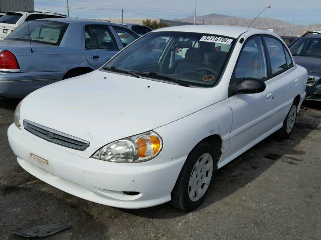 KNADC123326178939 - 2002 KIA RIO WHITE photo 2