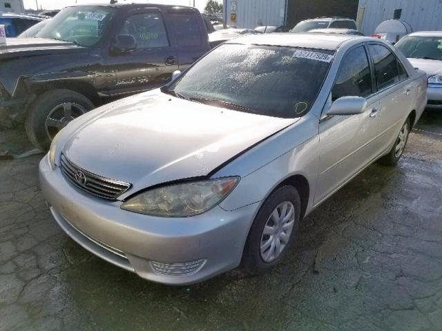 4T1BE32KX6U714581 - 2006 TOYOTA CAMRY LE SILVER photo 2