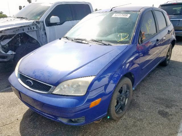 1FAHP37N06W225919 - 2006 FORD FOCUS ZX5 BLUE photo 2