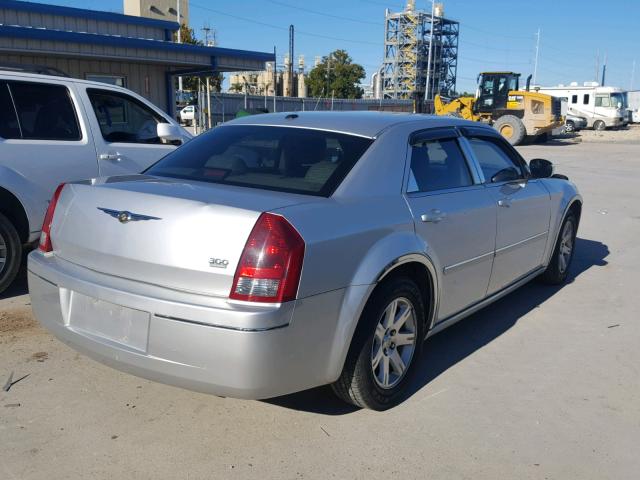 2C3KA53G37H682443 - 2007 CHRYSLER 300 TOURIN GRAY photo 4