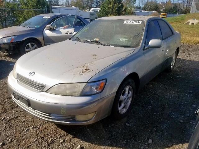 JT8BF28G7W5033835 - 1998 LEXUS ES 300 GRAY photo 2