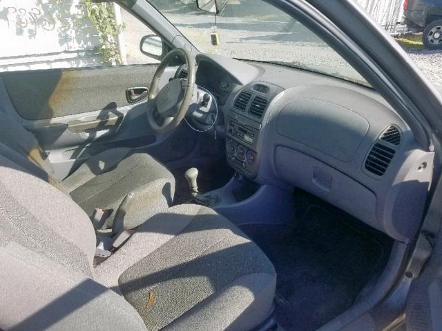 KMHCG35C01U089815 - 2001 HYUNDAI ACCENT GS GRAY photo 5