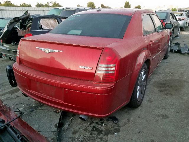 2C3LA73W07H662805 - 2007 CHRYSLER 300C SRT-8 RED photo 4