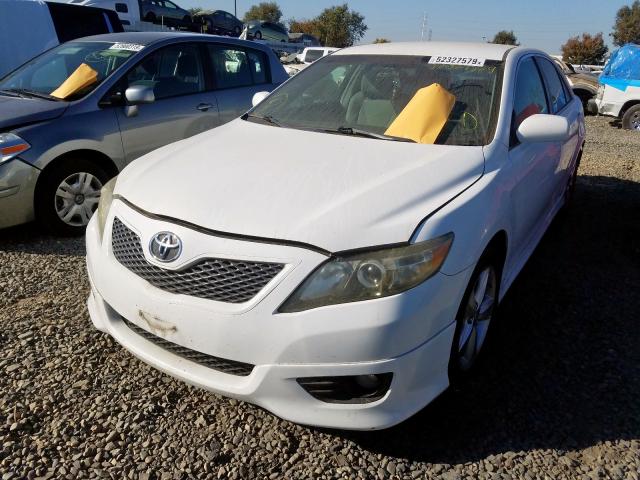 4T1BF3EKXBU612099 - 2011 TOYOTA CAMRY BASE WHITE photo 2