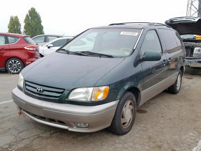 4T3ZF13C62U425786 - 2002 TOYOTA SIENNA LE GREEN photo 2