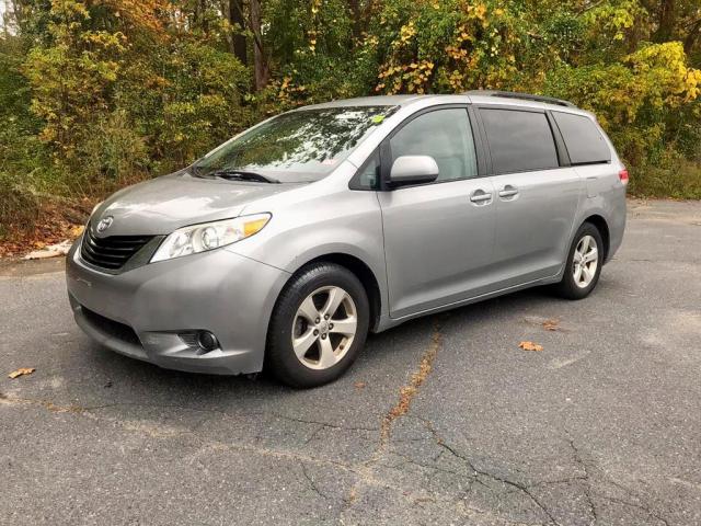 5TDKK3DC2BS067739 - 2011 TOYOTA SIENNA LE SILVER photo 2