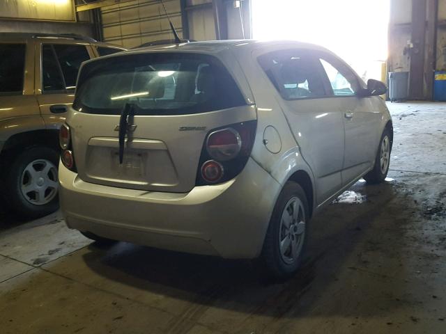 1G1JA6SH2D4139951 - 2013 CHEVROLET SONIC LS 银色 照片 4