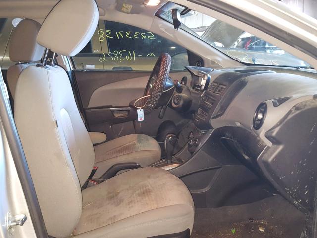 1G1JA6SH2D4139951 - 2013 CHEVROLET SONIC LS 银色 照片 5