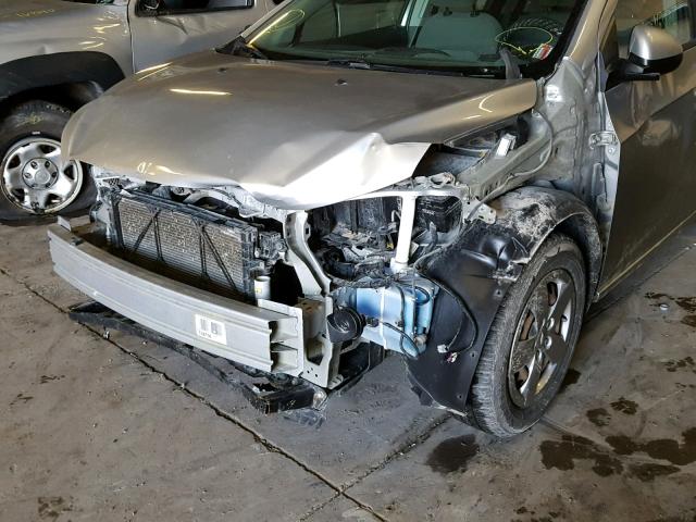 1G1JA6SH2D4139951 - 2013 CHEVROLET SONIC LS 银色 照片 9