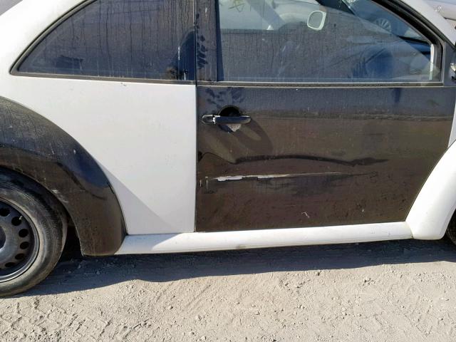 3VWDD21C92M410383 - 2002 VOLKSWAGEN NEW BEETLE 白色 照片 9