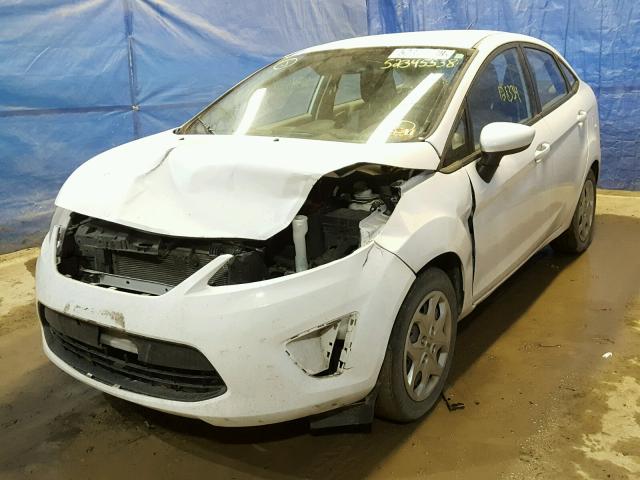 3FADP4AJ0CM101963 - 2012 FORD FIESTA S WHITE photo 2