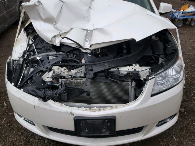 1G4GC5ED9BF306821 - 2011 BUICK LACROSSE C WHITE photo 9