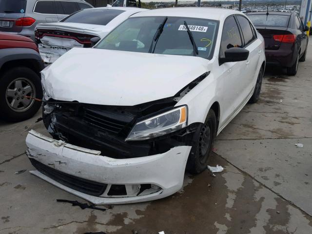 3VW2K7AJ1DM350790 - 2013 VOLKSWAGEN JETTA BASE WHITE photo 2