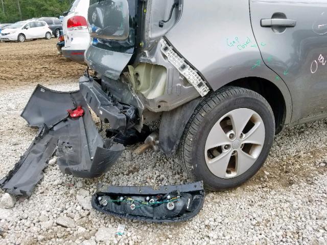 KNDJN2A25F7215777 - 2015 KIA SOUL GRAY photo 9