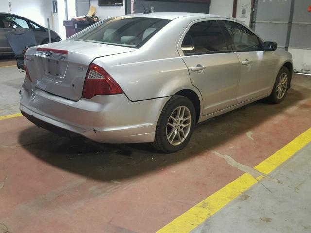 3FAHP0GA4CR249229 - 2012 FORD FUSION S SILVER photo 4