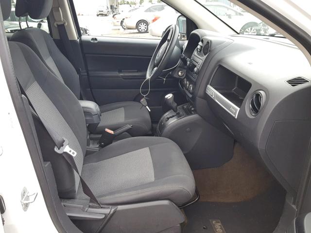 1C4NJCBA4ED545550 - 2014 JEEP COMPASS SP 白色 照片 5