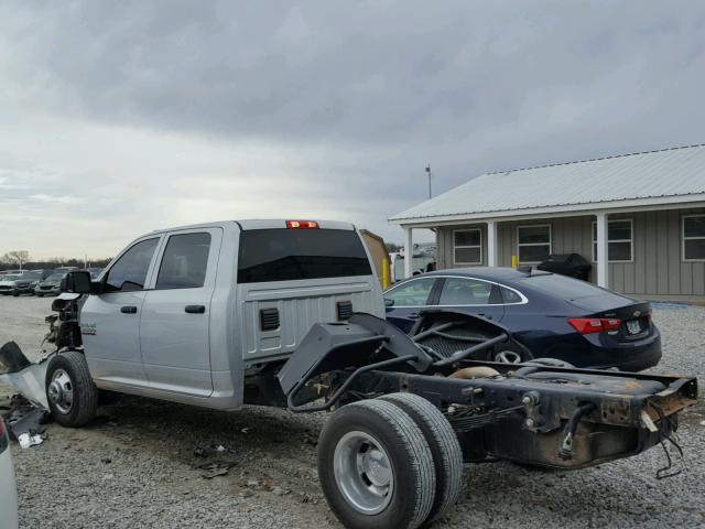 3C7WRTCJ3JG201509 - 2018 RAM 3500 SILVER photo 3