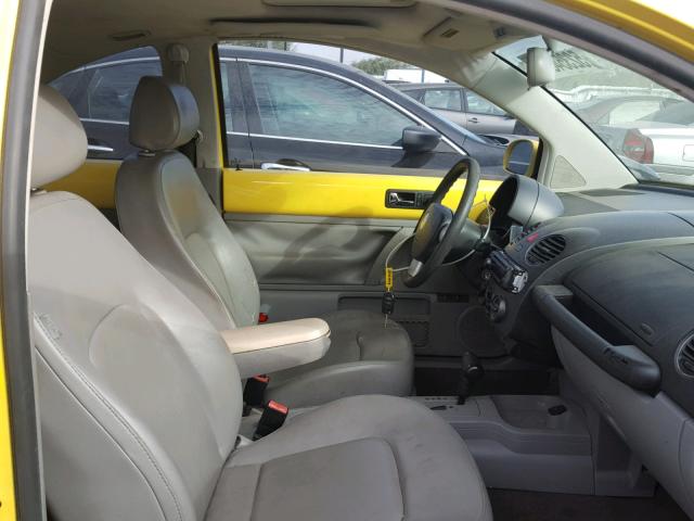 3VWRG31C16M408815 - 2006 VOLKSWAGEN NEW BEETLE 黄色 照片 5