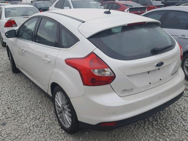 1FADP3N21EL437090 - 2014 FORD FOCUS TITA WHITE photo 3