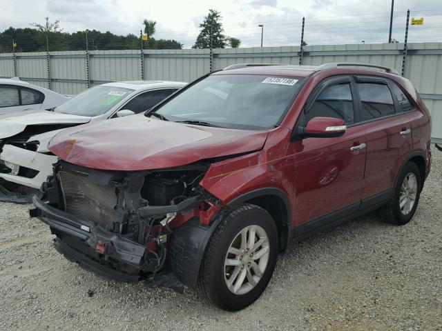 5XYKT4A64FG635798 - 2015 KIA SORENTO LX RED photo 2