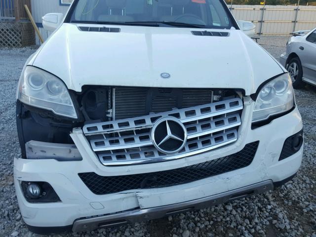 4JGBB5GB8AA566678 - 2010 MERCEDES-BENZ ML 350 WHITE photo 9