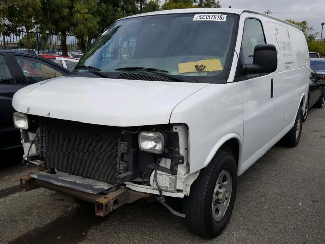 1GCFG15X251100751 - 2005 CHEVROLET EXPRESS G1 WHITE photo 2