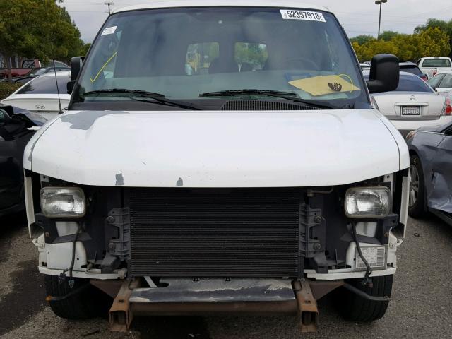 1GCFG15X251100751 - 2005 CHEVROLET EXPRESS G1 WHITE photo 9