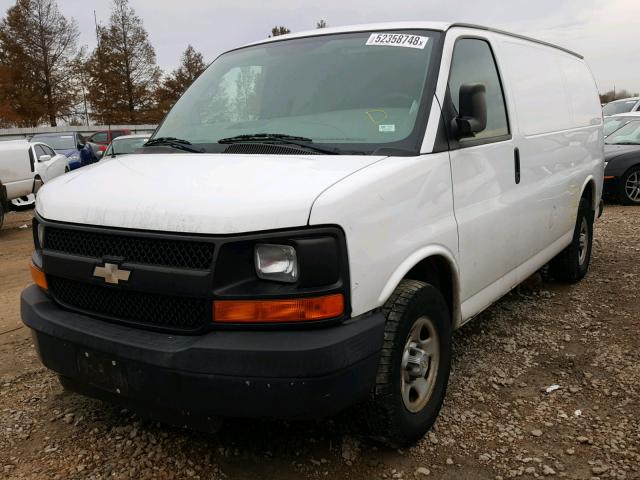 1GCFG15X481168814 - 2008 CHEVROLET EXPRESS G1 WHITE photo 2