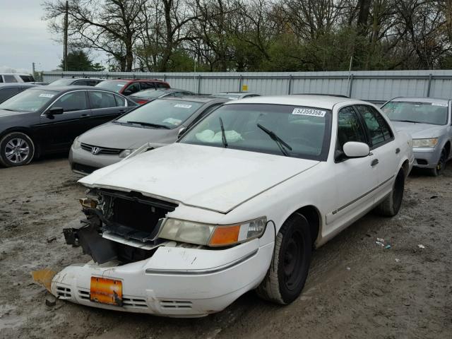 2MEFM74WXXX652477 - 1999 MERCURY GRAND MARQ WHITE photo 2