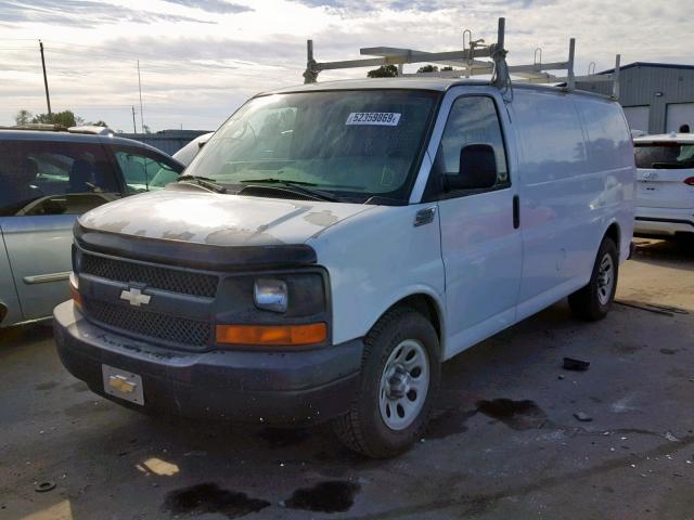 1GCFG154791131344 - 2009 CHEVROLET EXPRESS G1 WHITE photo 2