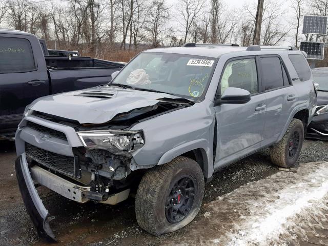 JTEBU5JR3H5458827 - 2017 TOYOTA 4RUNNER SR 灰色 照片 2