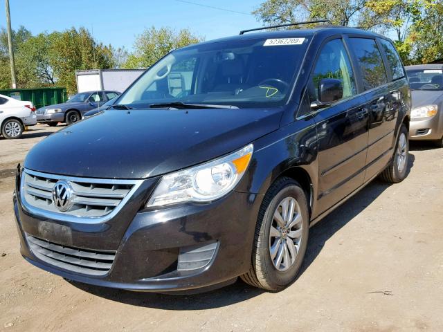 2C4RVABG4CR276779 - 2012 VOLKSWAGEN ROUTAN SE BLACK photo 2