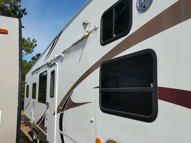 4YDF32R227L600655 - 2007 KEYSTONE LAREDO WHITE photo 9