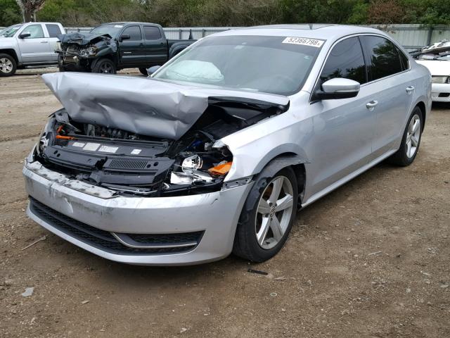 1VWBH7A32DC015071 - 2013 VOLKSWAGEN PASSAT SE SILVER photo 2