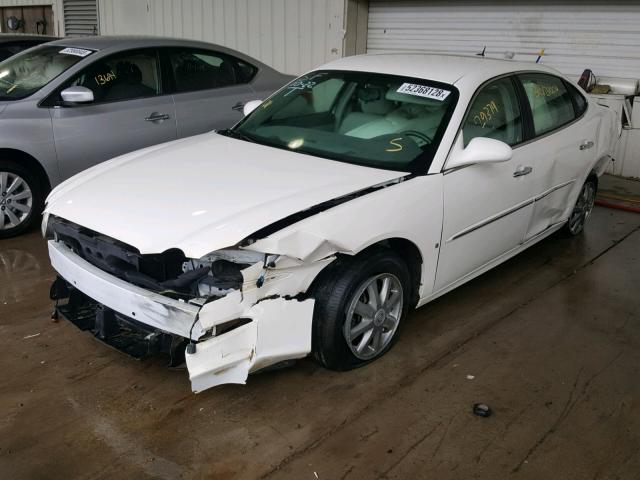 2G4WD582681379079 - 2008 BUICK LACROSSE C WHITE photo 2