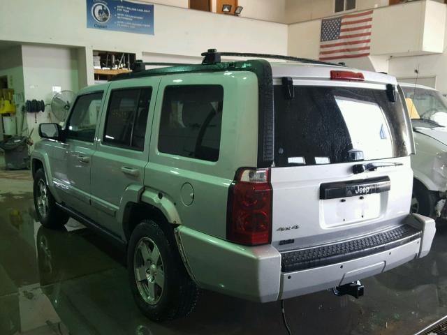 1J4RG4GK4AC137132 - 2010 JEEP COMMANDER SILVER photo 3