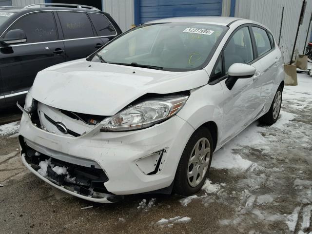 3FADP4TJ8DM215353 - 2013 FORD FIESTA S WHITE photo 2